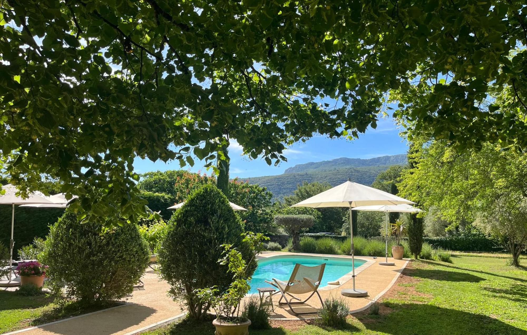 La Grande Maison De *
