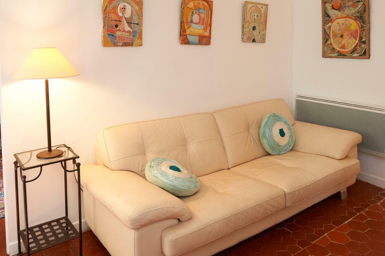 La Grande Maison De Bed & Breakfast Nans-les-Pins
